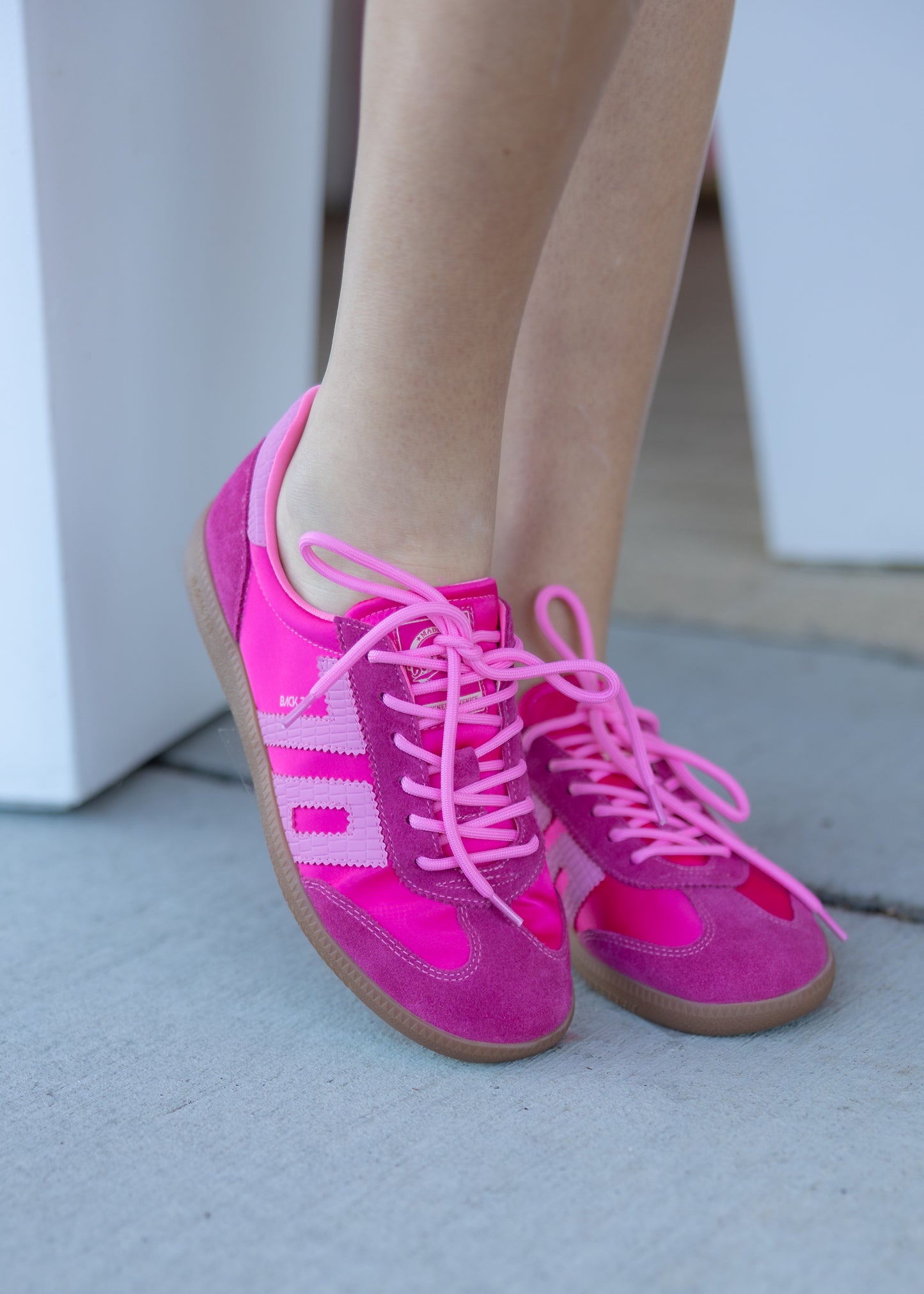 Back 70 Ghost C26 Sneaker - Fuxia