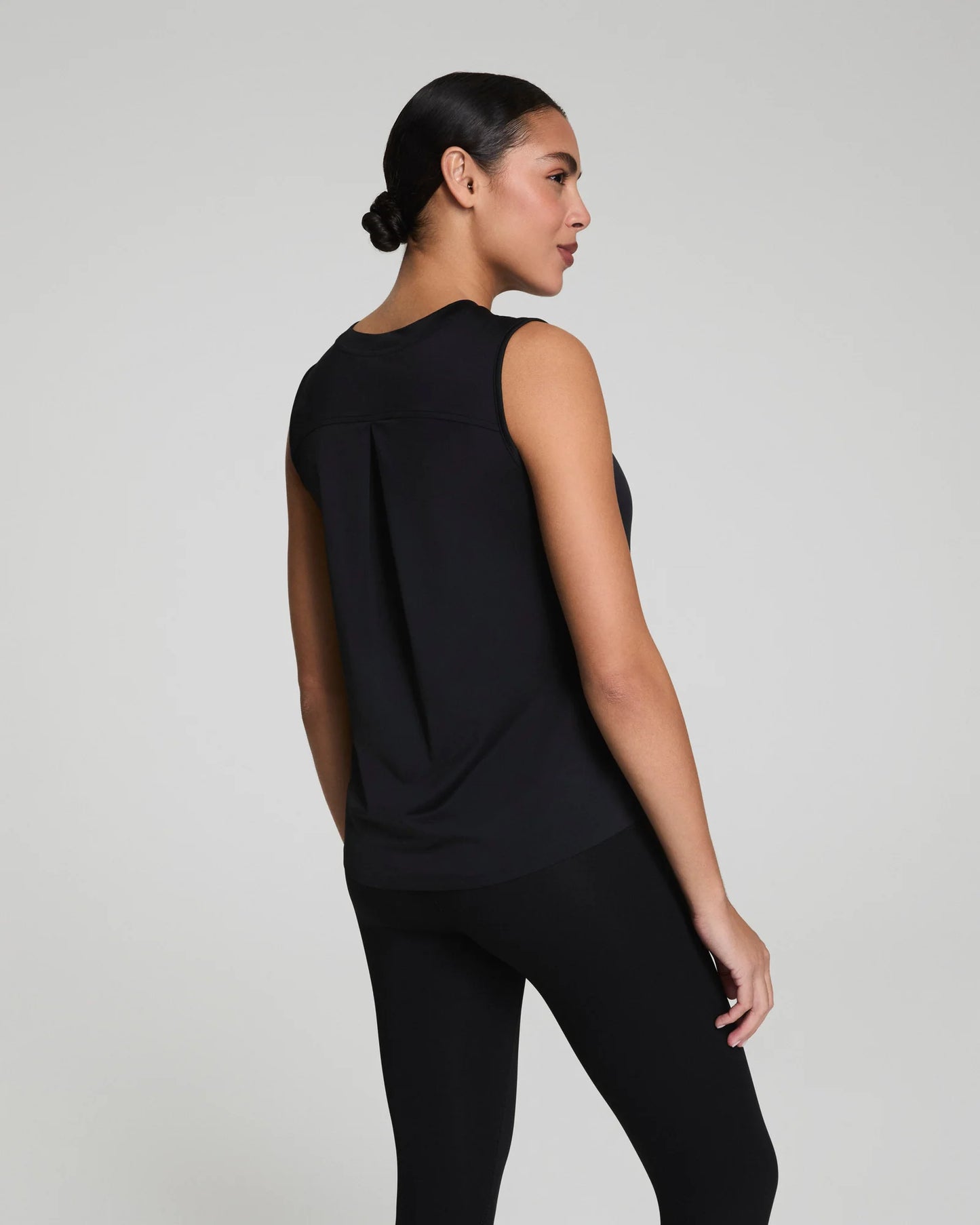 Spanx Activate High Neck Tank Top - Very Black