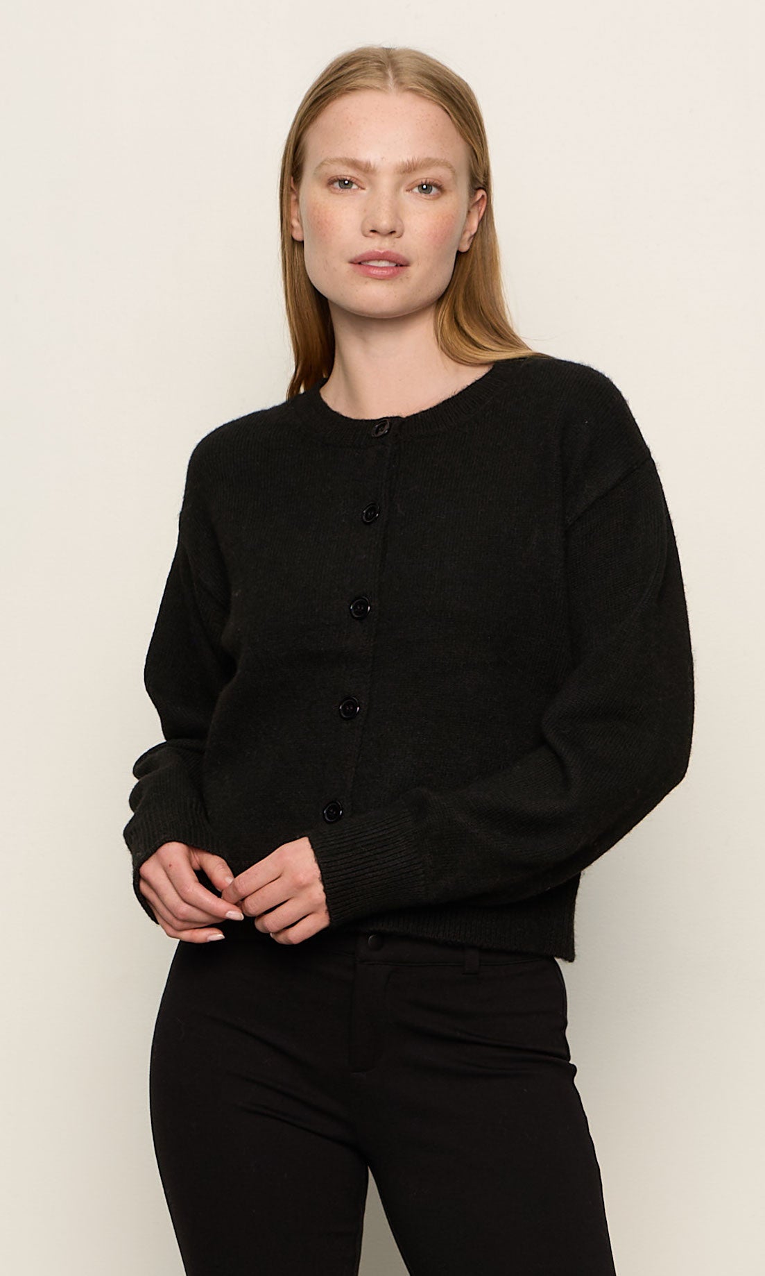 MUST-HAVE CARDI