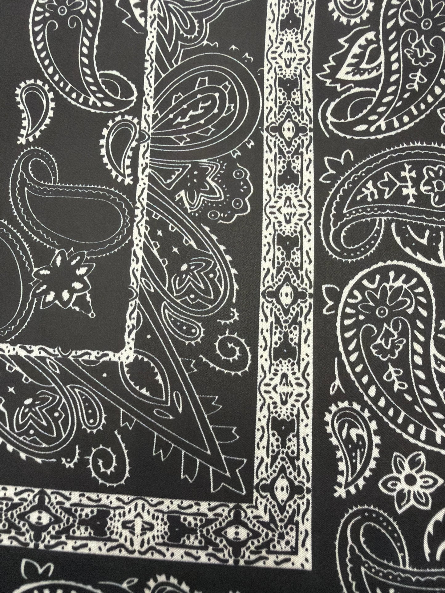 Classic Paisley Inspired Pattern Scarf - Black
