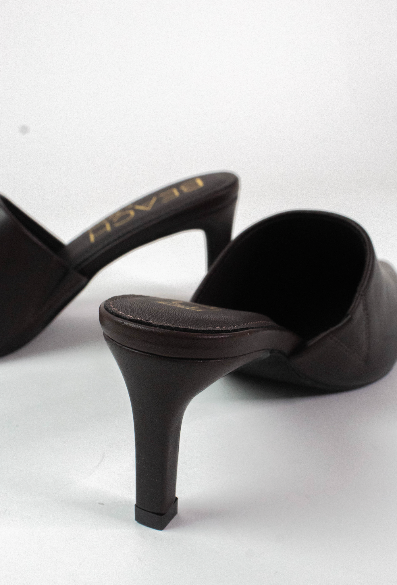 Garret Pointed Toe Heeled Mule - Coffee