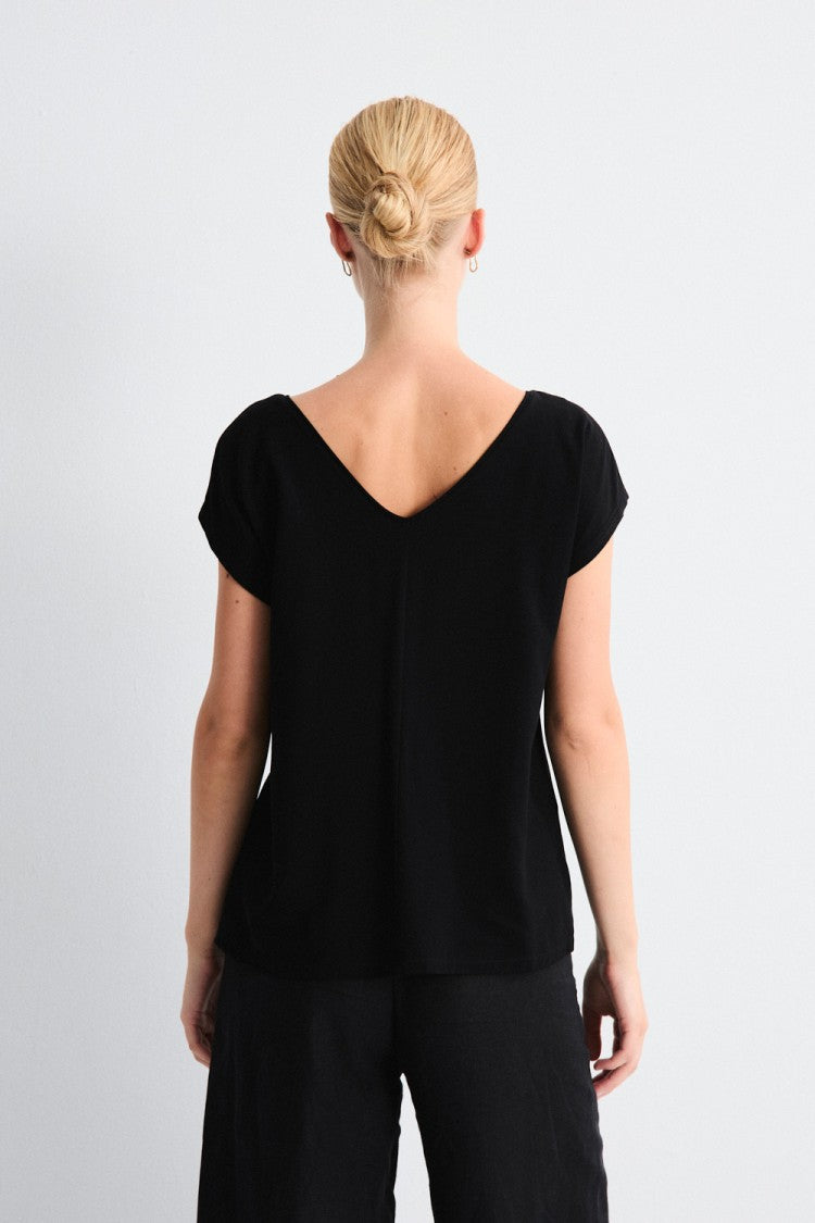 Roxana T-Shirt - Black