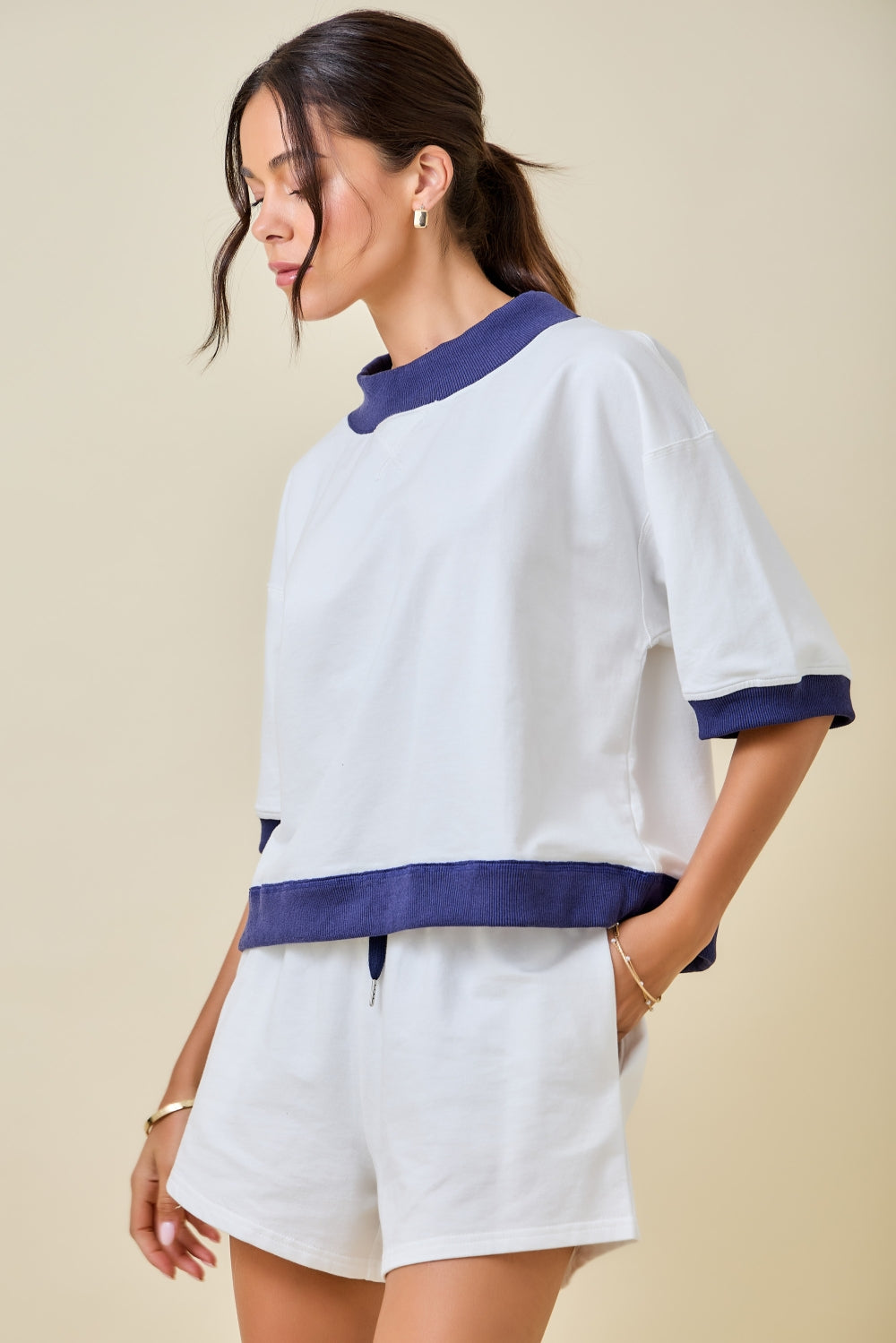 Mockneck Colorblock Short Sleeve Sweatshirt - Off White/Navy