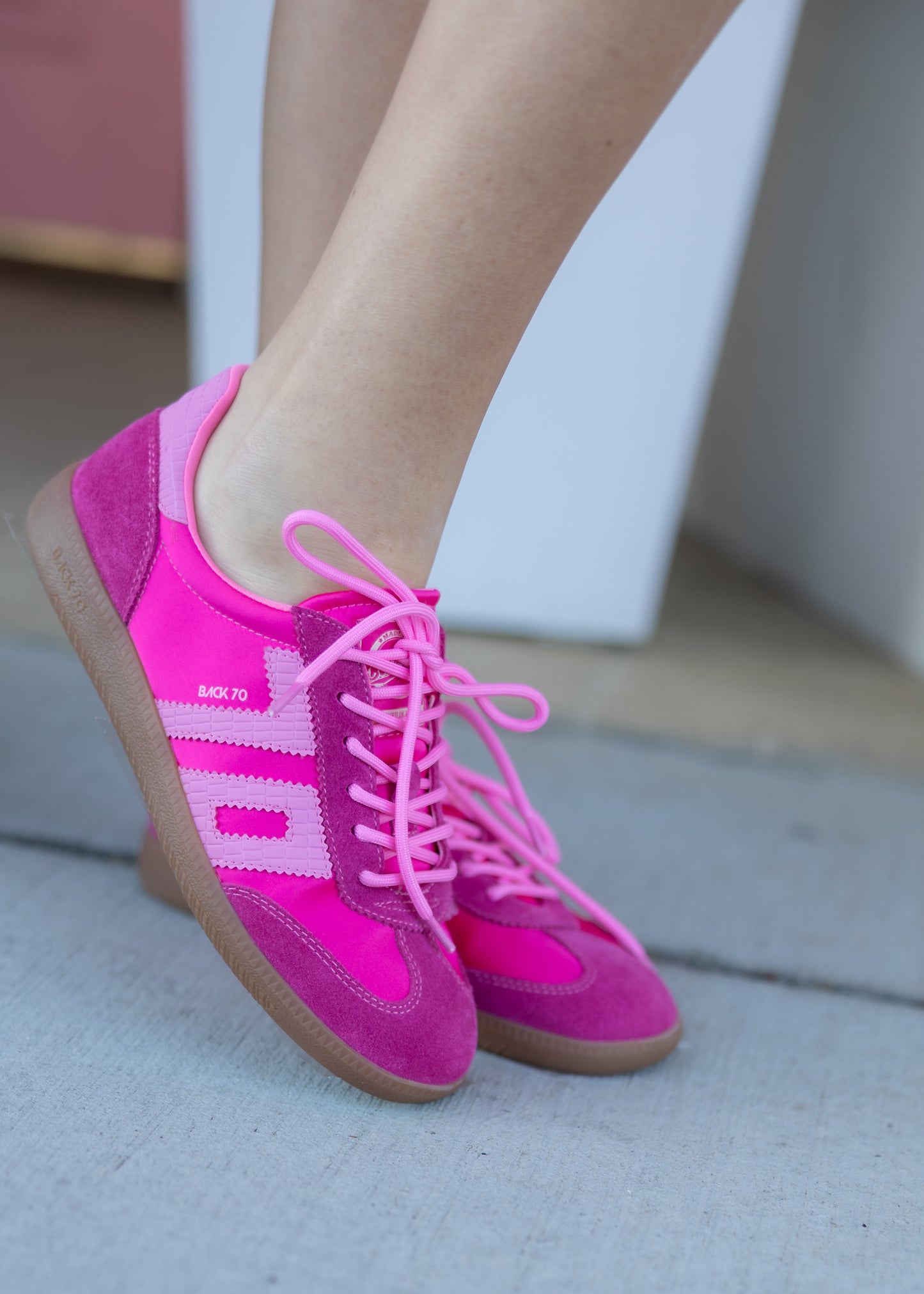 Back 70 Ghost C26 Sneaker - Fuxia