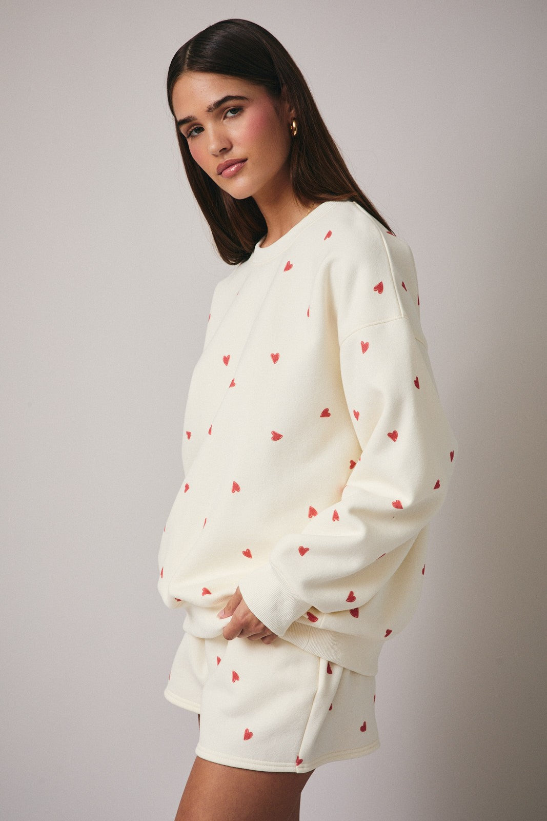 Round Neck Heart Graphic Print Sweatshirt - Cream