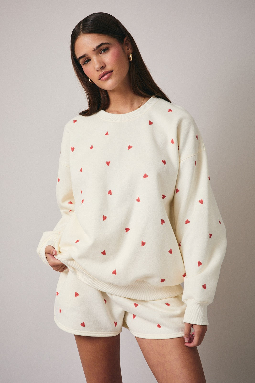 Round Neck Heart Graphic Print Sweatshirt - Cream