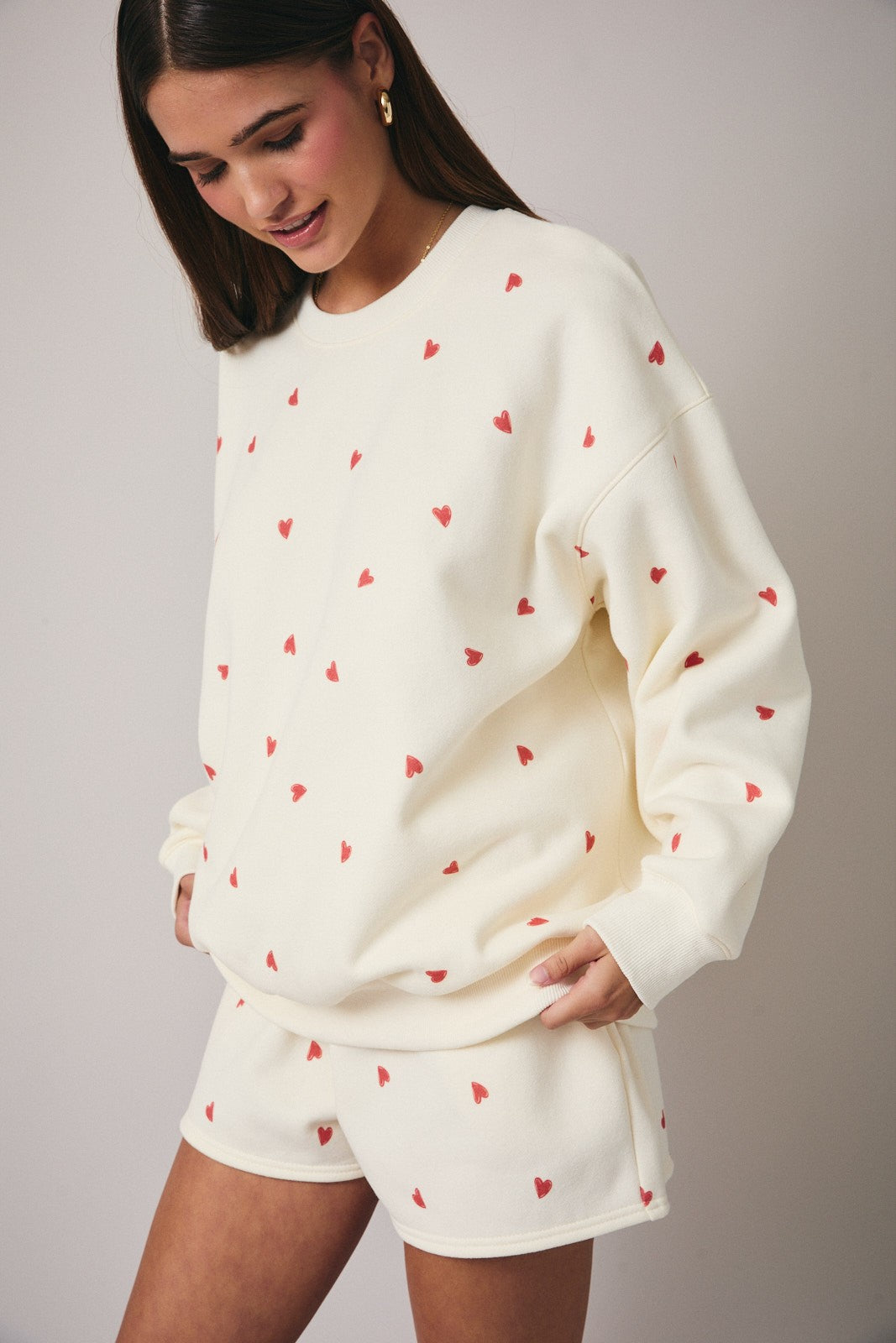 Round Neck Heart Graphic Print Sweatshirt - Cream