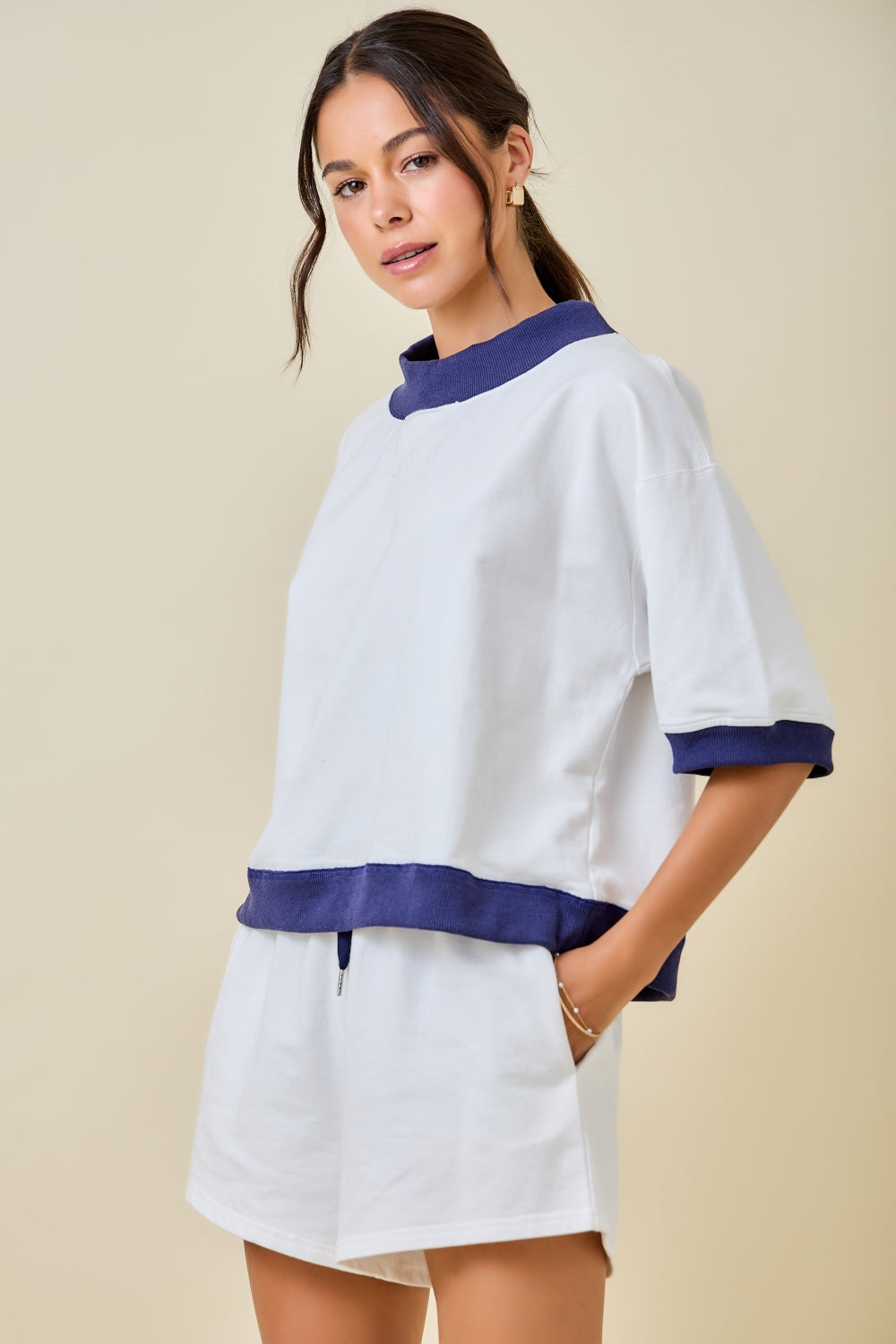 Mockneck Colorblock Short Sleeve Sweatshirt - Off White/Navy
