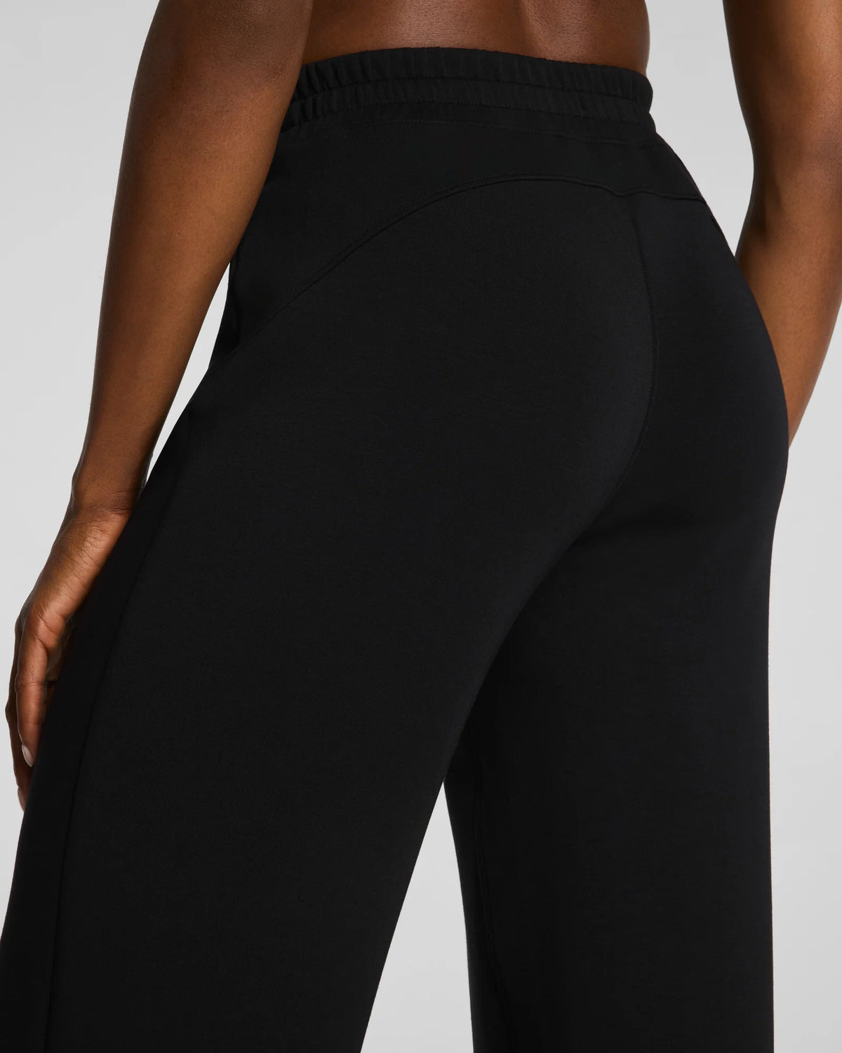 Spanx AirEssentials Straight Leg Pant - Very Black