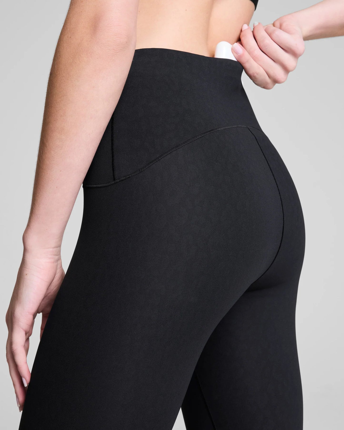 Spanx Booty Boost Embossed Leopard Print 7/8 Legging - Very Black