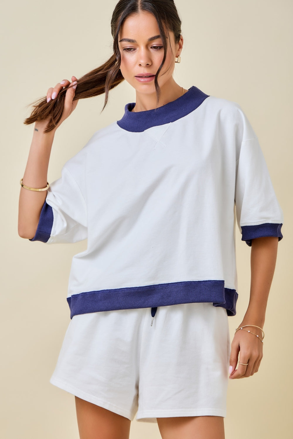 Mockneck Colorblock Short Sleeve Sweatshirt - Off White/Navy