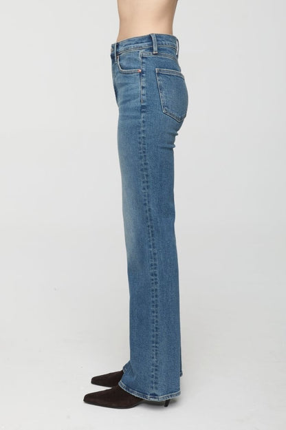 EVIE HIGH RISE SLIM BOOT