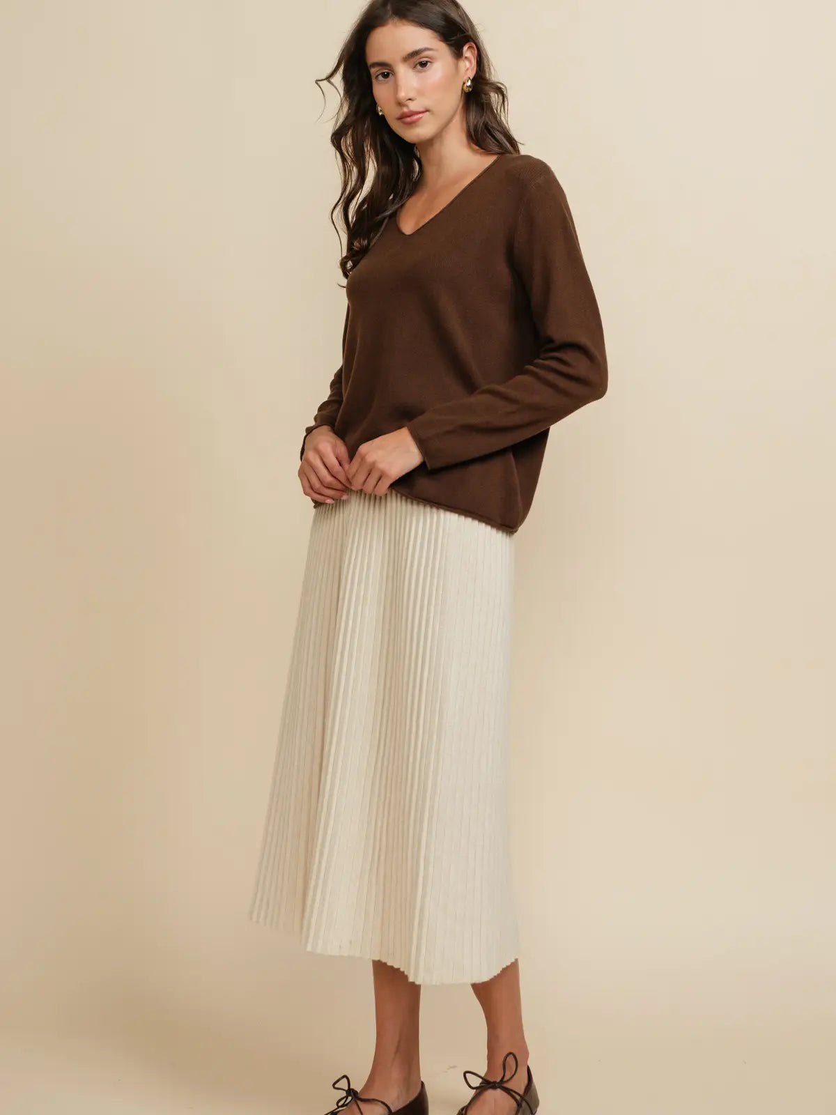 Essential V-Neck Long Sleeve Pullover Sweater Top - Brown