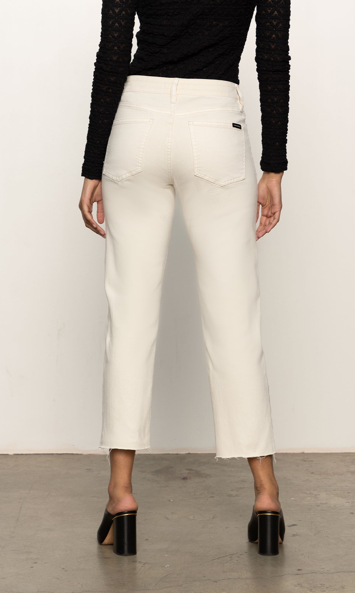 CADENCE 90'S STRAIGHT CROP