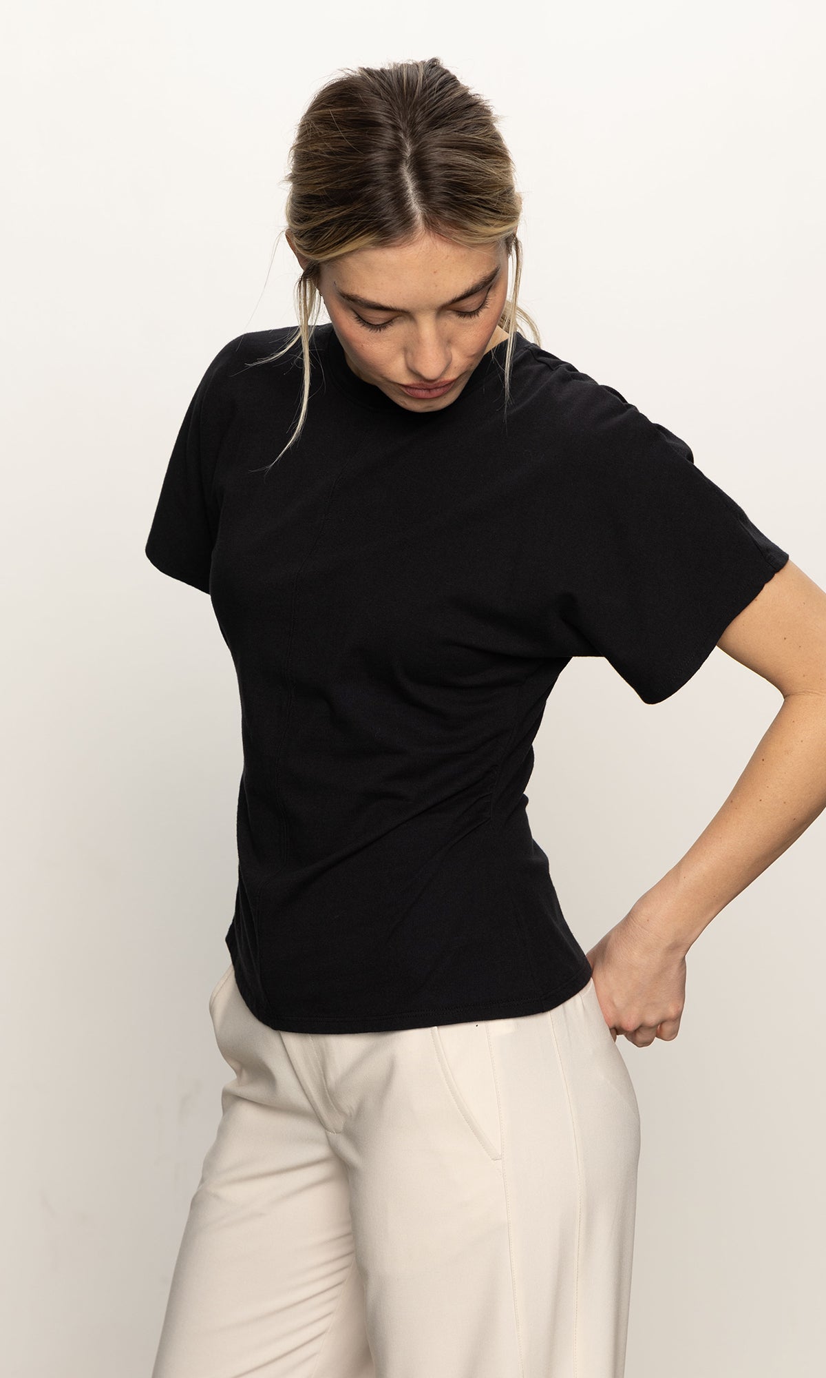 SHIRRED WAIST DOLMAN TEE