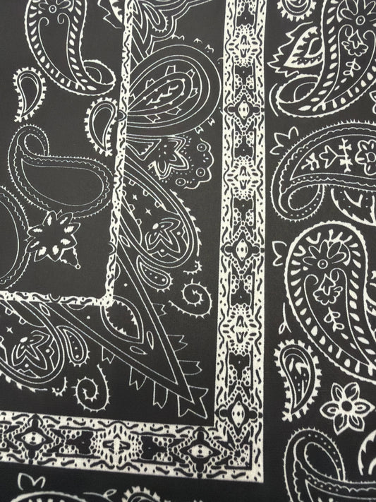 Classic Paisley Inspired Pattern Scarf - Black