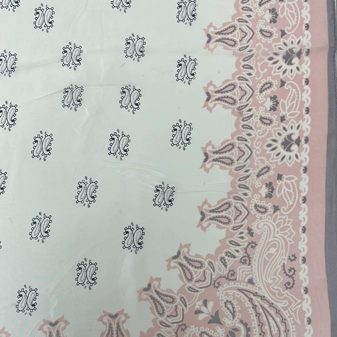 Elegant Paisley Pattern Scarf - Light Gray