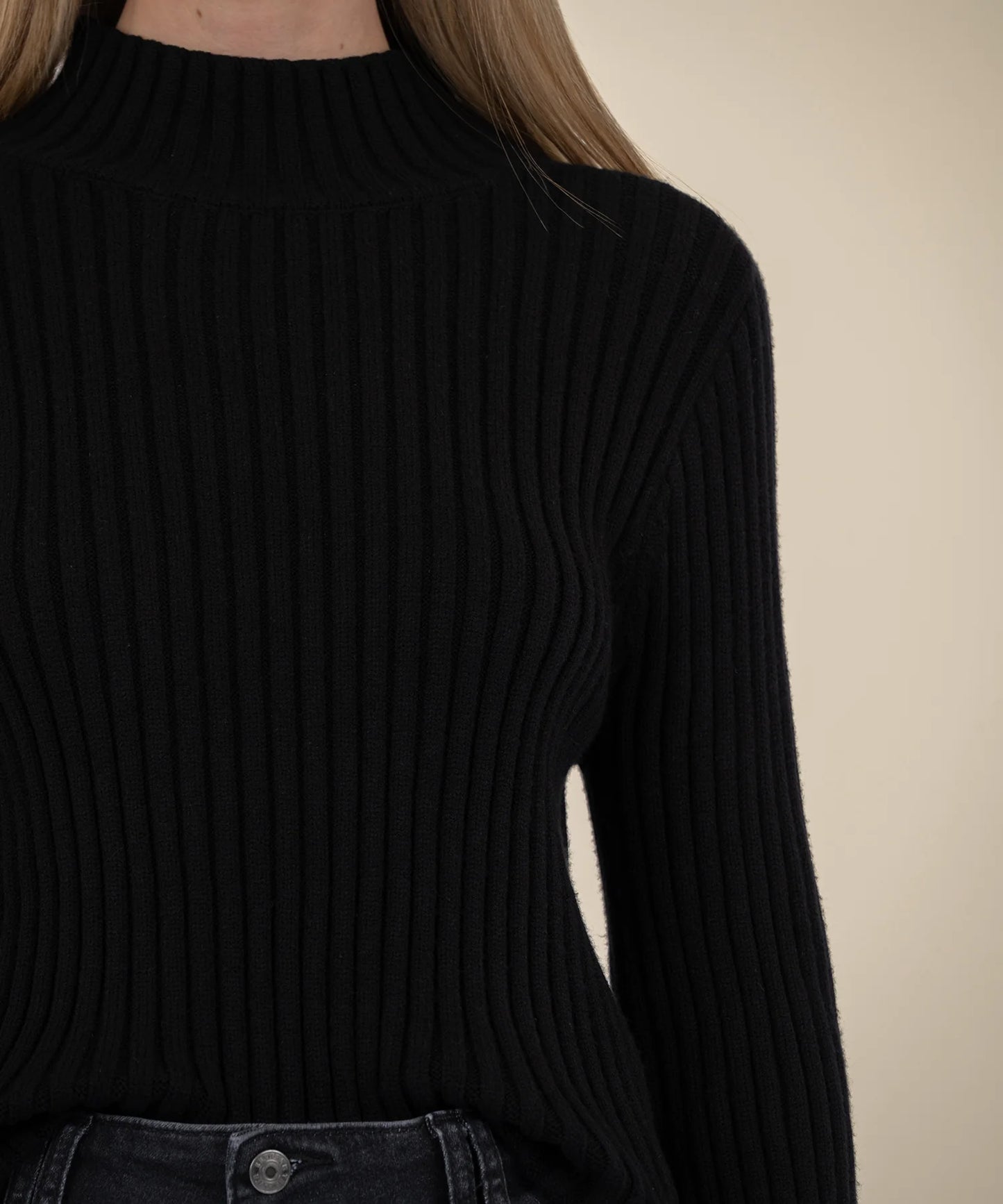 Hera Sweater - Black