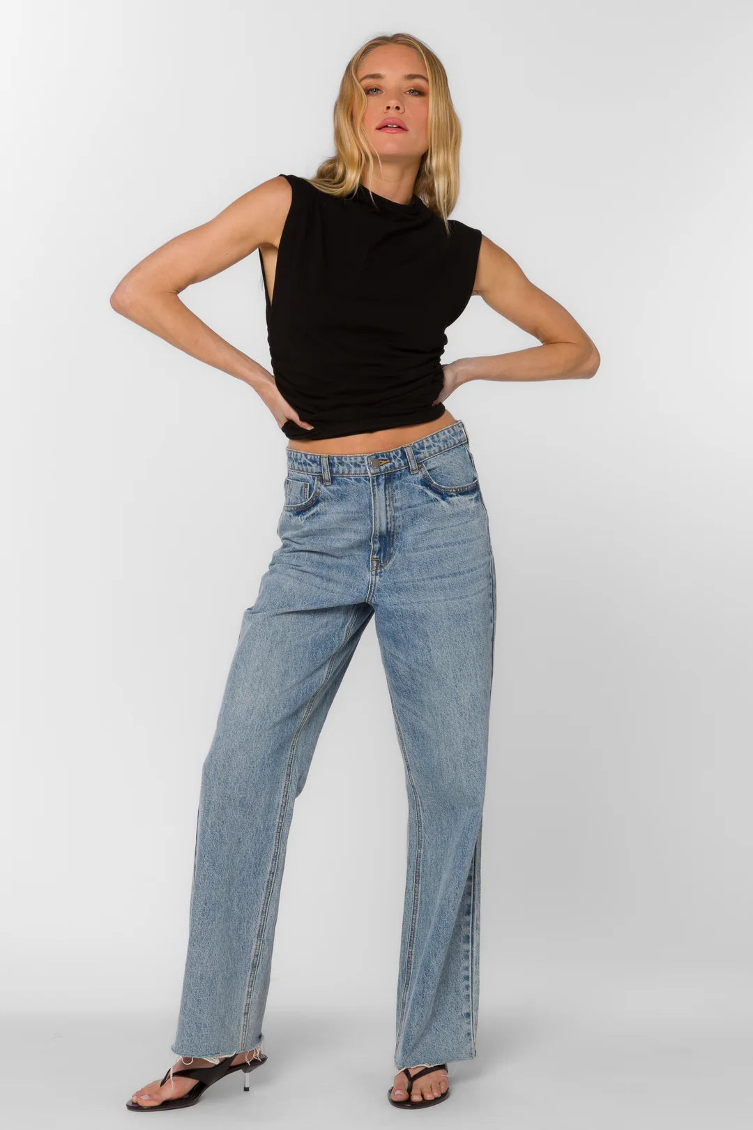 Lavali Sleeveless Velvet Top - Black