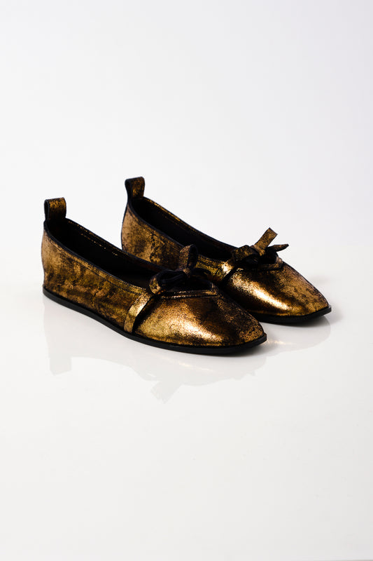 Free People Mania Bow Flat - Bronze Age Metallic