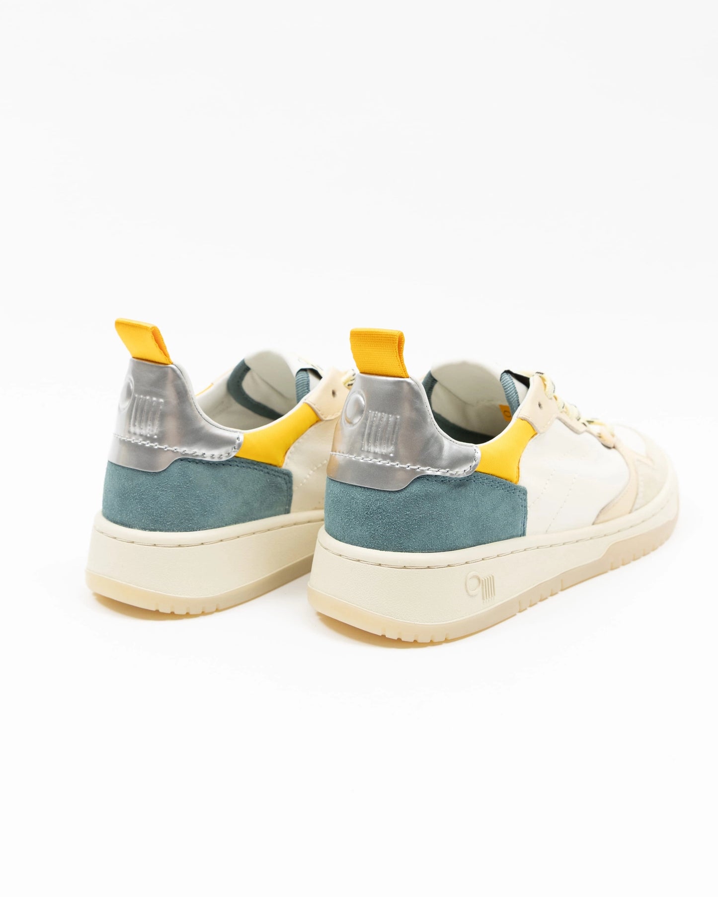 Phoenix Sneaker - La Creme