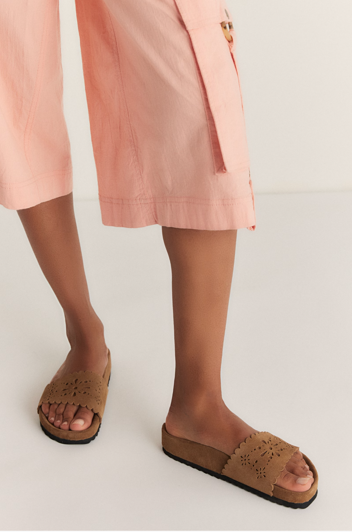 Free People Shore Cut-Out Footbed Sandals - Light Toffee Suede