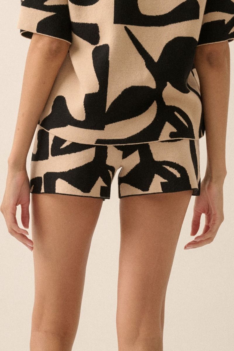 Abstract Floral Pattern Shorts - Black/Sand