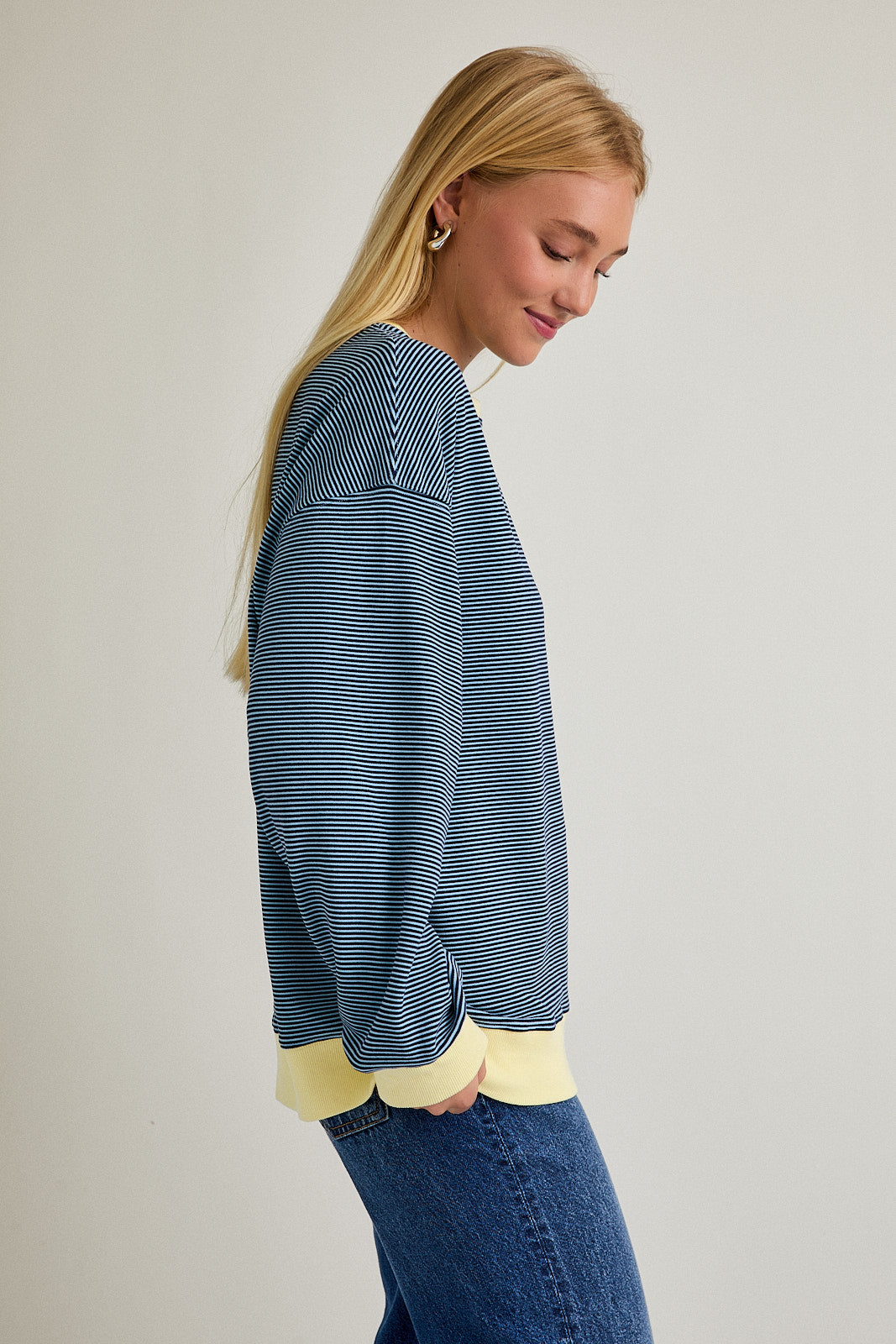 Round Neck Stripe Sweatshirt - Light Blue/Navy