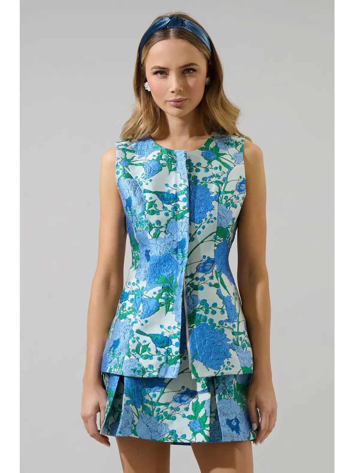 Willa Floral Maize Jacquard Sleeveless Top - White/Blue