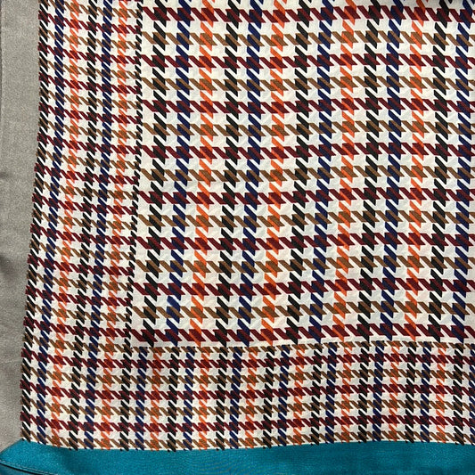 Chic Houndstooth Scarf - Taupe