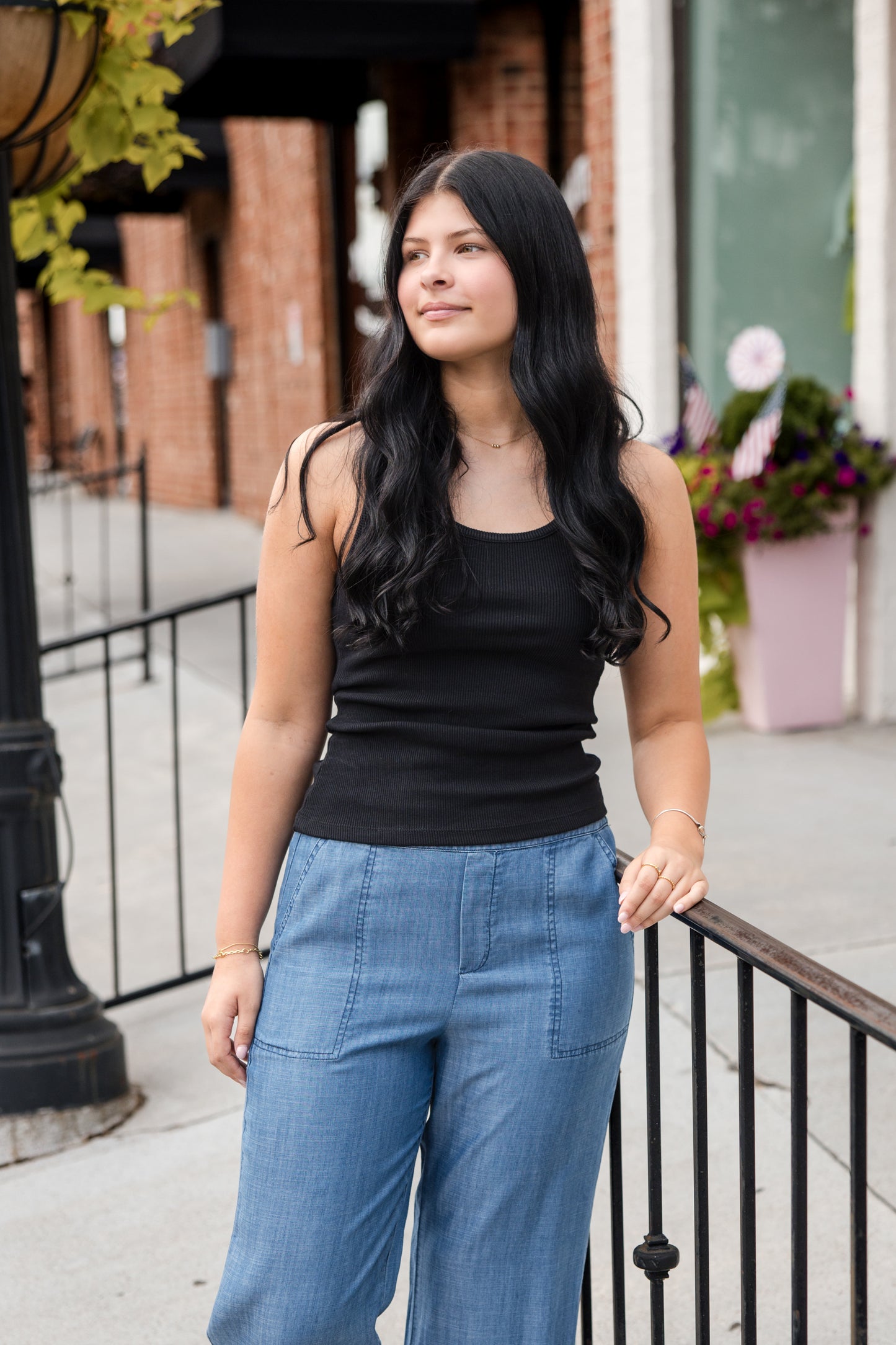 Larisa Scoop Neck Tank Top - Black