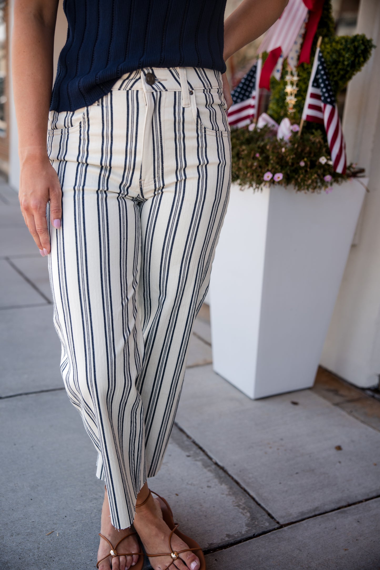 Gwen High Rise Wide Leg Jean - Navy/Ivory