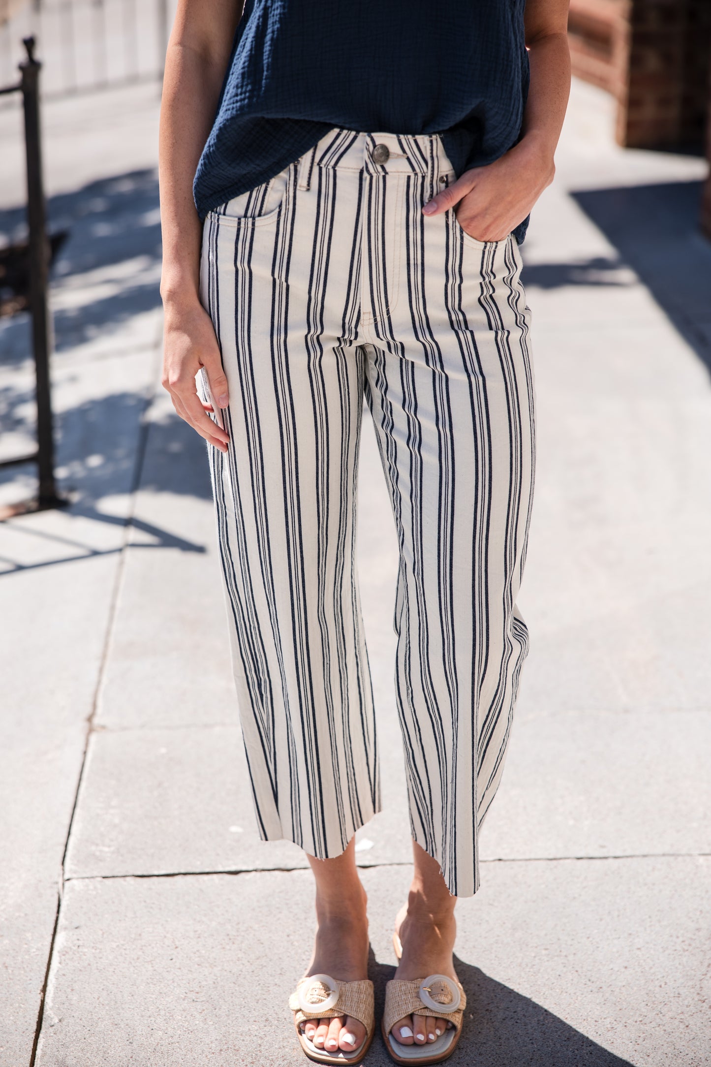 Gwen High Rise Wide Leg Jean - Navy/Ivory