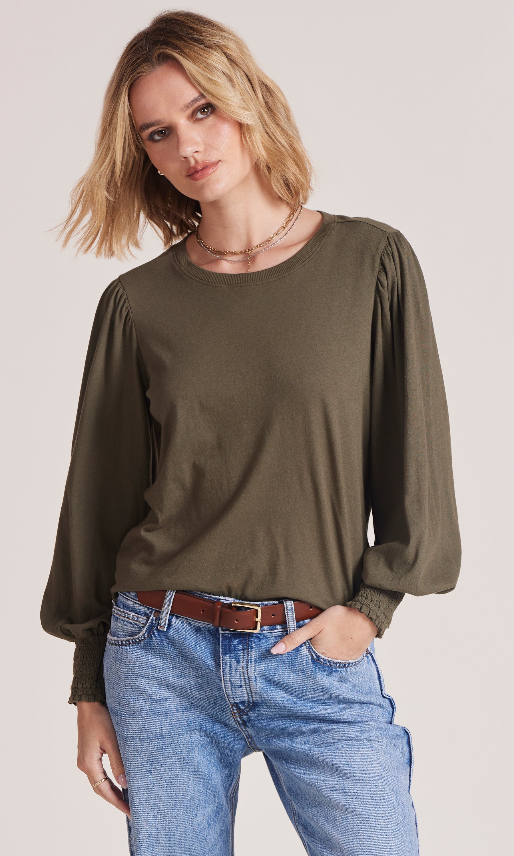 SMOCKED CUFF RIB NECK TEE
